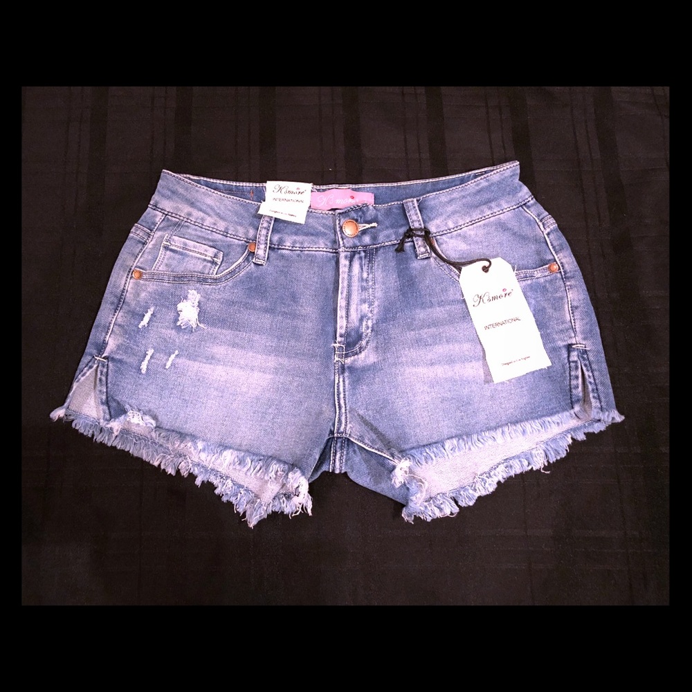 SALE 🔴FIRM💲-K’smore distressed denim shorts